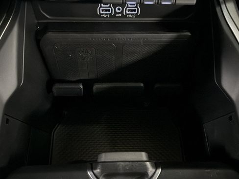 Used 2025 RAM 1500 Big Horn AWD/4WD image 33