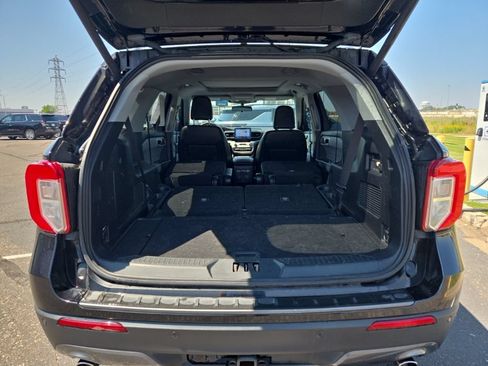 Used 2021 Ford Explorer XLT w/ Equipment Group 202A AWD/4WD image 13