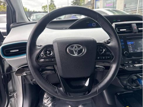 Used 2019 Toyota Prius XLE w/ Carpet Mat Package FWD image 16
