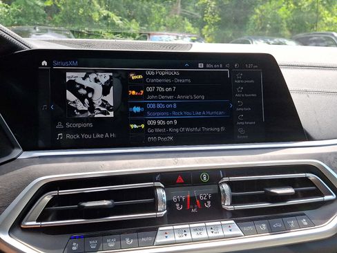 Used 2022 BMW X5 xDrive45e w/ M Sport Package AWD/4WD image 18