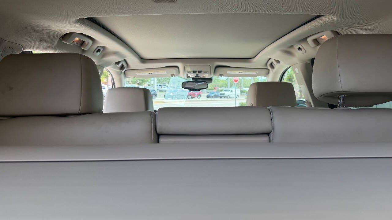 Used 2014 Cadillac SRX Luxury w/ Driver Awareness Package FWD image 13