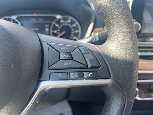 New 2025 Nissan Altima 2.5 SV image 10