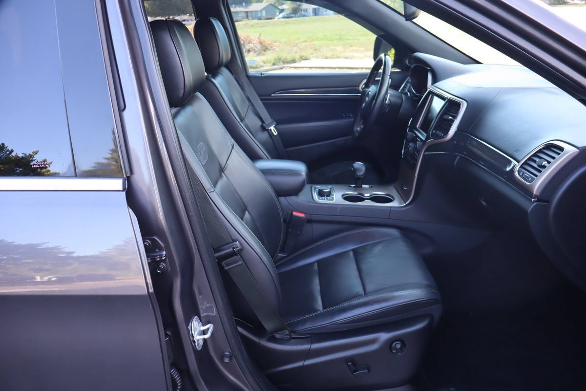Used 2014 Jeep Grand Cherokee Overland w/ Advanced Technology Group AWD/4WD image 22