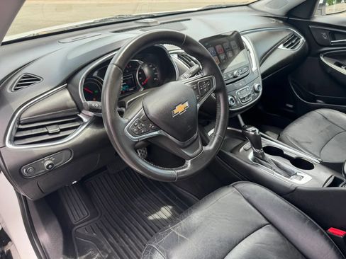 Used 2017 Chevrolet Malibu Hybrid w/ Leather Package FWD image 15
