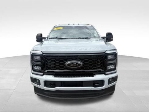 Used 2026 Ford F250 Lariat w/ Black Appearance Package AWD/4WD image 7