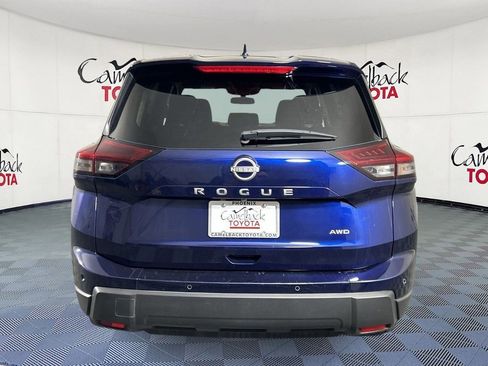 Used 2025 Nissan Rogue SV image 7