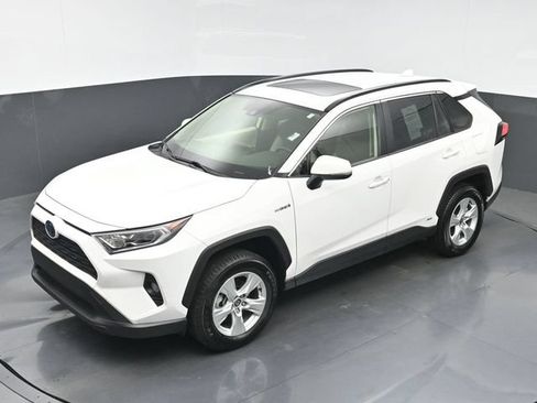 Used 2021 Toyota RAV4 XLE w/ Convenience Package AWD/4WD image 29