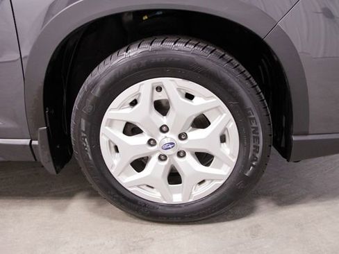 Used 2020 Subaru Forester w/ Alloy Wheel Package image 11