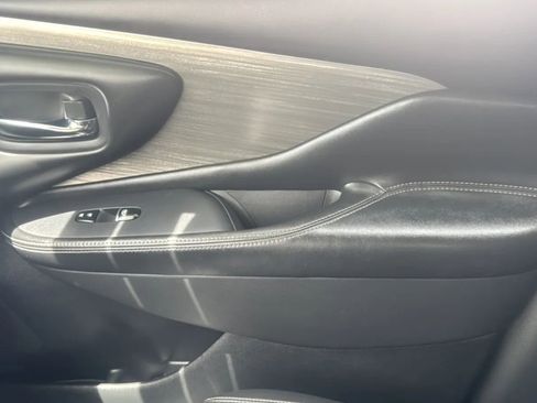 Used 2018 Nissan Murano Platinum w/ Cargo Package FWD image 17