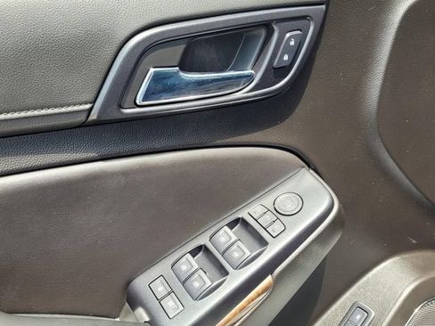 Used 2019 Chevrolet Tahoe LT w/ Luxury Package AWD/4WD image 24