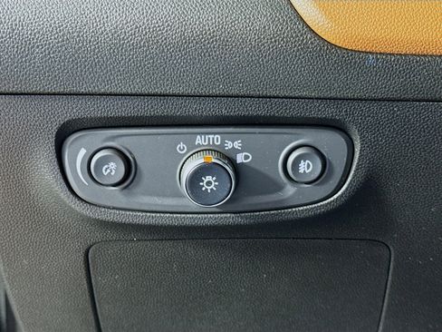 Certified 2020 Buick Encore GX Essence w/ Experience Buick Package image 10