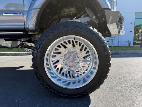 Used 2022 Ford F450 Platinum w/ FX4 Off-Road Package image 3