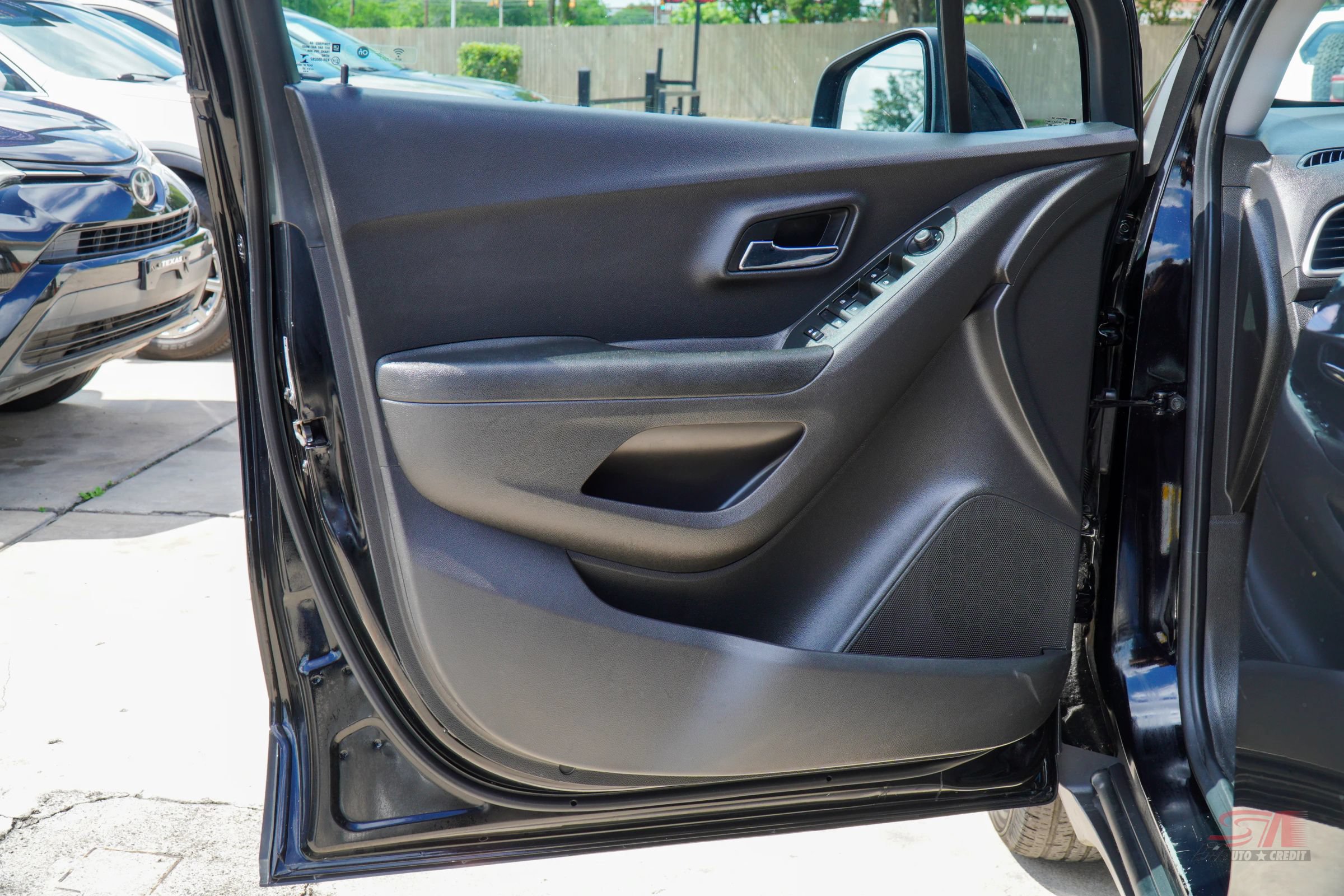 Used 2020 Chevrolet Trax LS w/ Tint and Cruise Package FWD image 13
