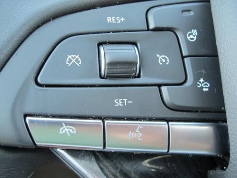 Used 2021 Cadillac XT6 Premium Luxury FWD image 19
