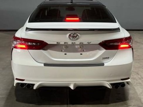 Used 2021 Toyota Camry XSE image 5