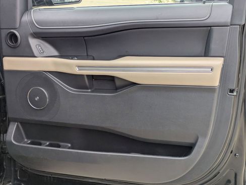 Used 2024 Ford Expedition Max Limited image 31