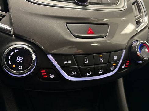 Used 2019 Chevrolet Cruze LT image 35