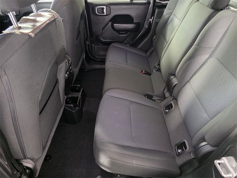 Used 2021 Jeep Gladiator Sport image 14