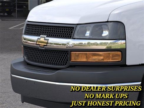 New 2025 Chevrolet Express 3500 Work Van w/ Driver Convenience Package image 13