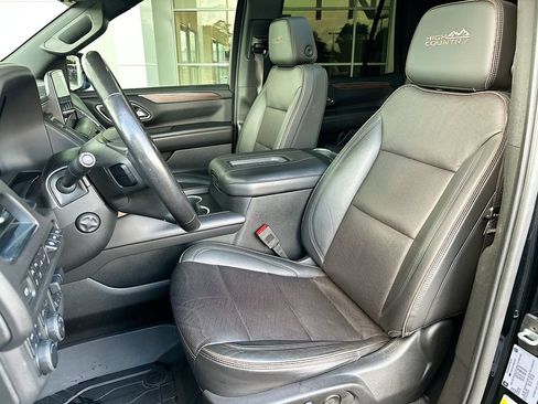 Used 2021 Chevrolet Tahoe High Country w/ Premium Package AWD/4WD image 8