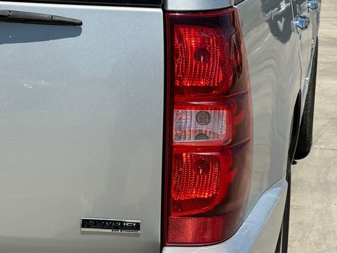 Used 2012 Chevrolet Tahoe LTZ AWD/4WD image 31