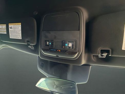 Used 2020 Ford Explorer XLT w/ Comfort Package image 25