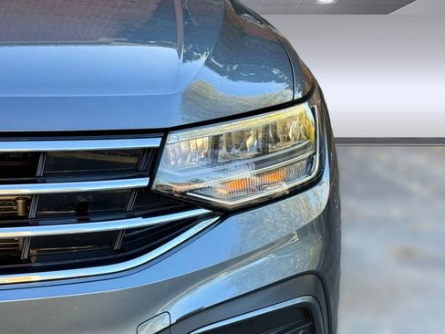 Used 2023 Volkswagen Tiguan SE image 11