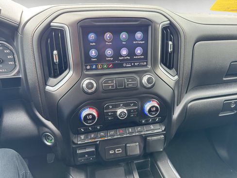 Used 2022 GMC Sierra 3500 AT4 w/ AT4 Premium Plus Package AWD/4WD image 15