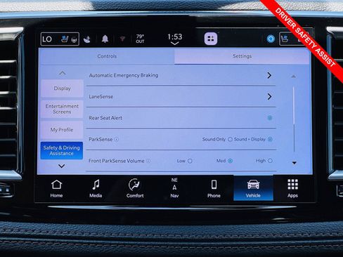 Used 2024 Chrysler Pacifica Pinnacle w/ Trailer Tow Group AWD/4WD image 9