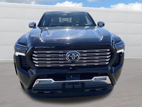 Used 2024 Toyota Tacoma Limited w/ Limited Package (LT) image 9