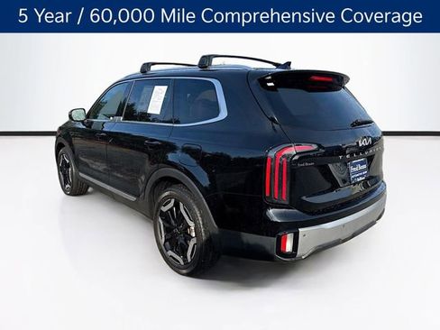 Used 2023 Kia Telluride EX w/ EX Captain's Chair Package image 5