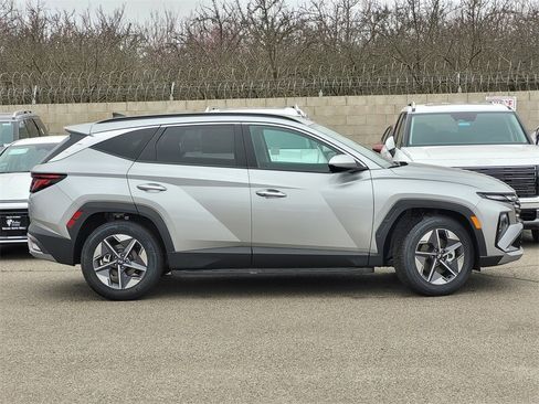 New 2026 Hyundai Tucson SEL image 3