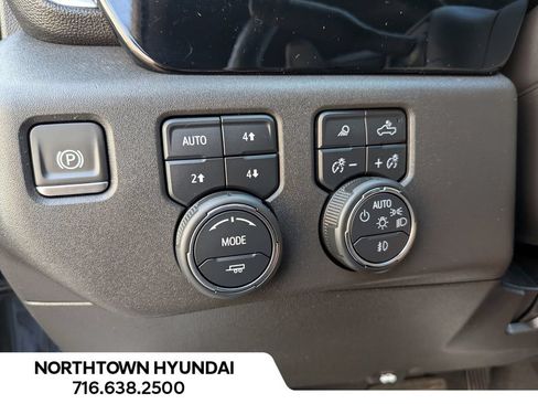 Used 2024 Chevrolet Silverado 1500 LT Trail Boss w/ LT Trail Boss Premium Package AWD/4WD image 27