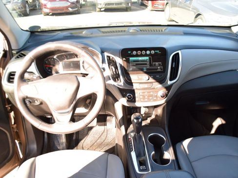 Used 2018 Chevrolet Equinox Premier FWD image 11