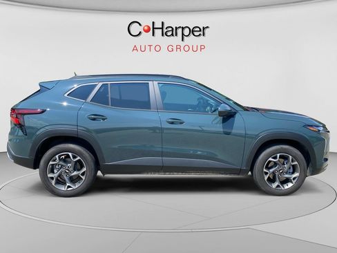 Used 2026 Chevrolet Trax LT FWD image 2