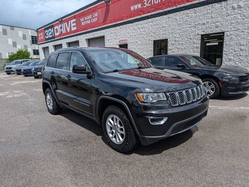 Used 2018 Jeep Grand Cherokee Laredo AWD/4WD image 1