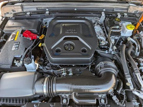 Used 2024 Jeep Wrangler High Altitude image 28