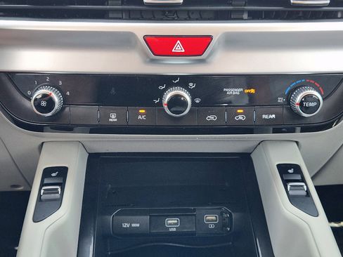 Certified 2021 Kia Telluride S image 24