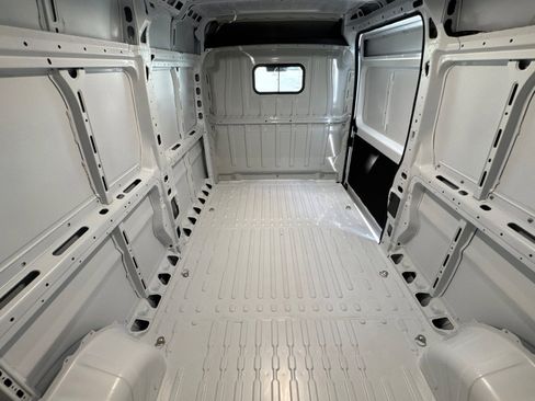 New 2025 RAM ProMaster 2500 w/ Quick Order Package 22G SLT image 19
