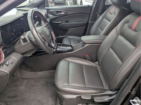 Certified 2025 Chevrolet Trax RS w/ Driver Confidence Package image 10