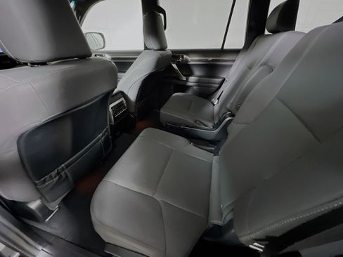 Used 2023 Lexus GX 460 Premium w/ Accessory Package image 29