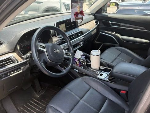 Used 2020 Kia Telluride EX FWD image 3