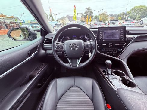 Used 2022 Toyota Camry SE w/ Carpet Mat Package (TMS) FWD image 23