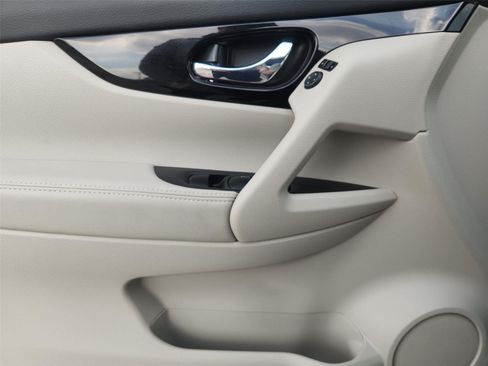 Used 2019 Nissan Rogue Sport SV FWD image 21