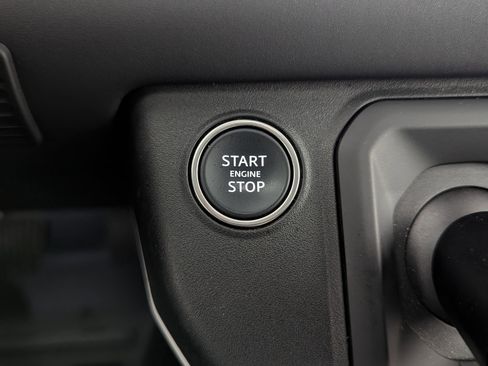 Certified 2025 Land Rover Defender 110 S image 32