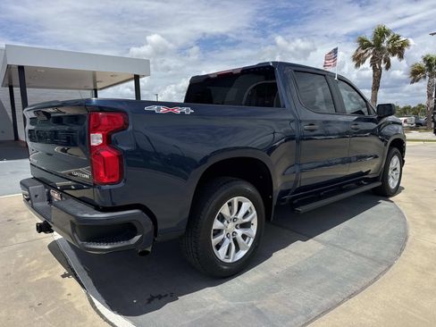 Used 2022 Chevrolet Silverado 1500 Custom w/ Safety Confidence Package AWD/4WD image 7