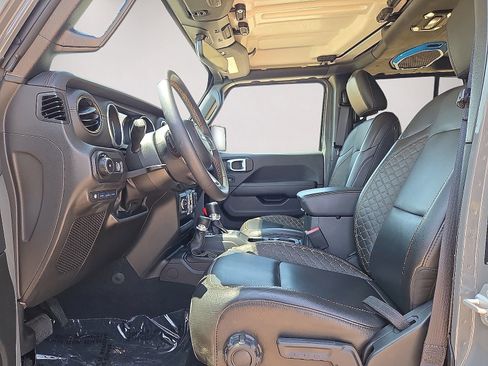 Used 2023 Jeep Wrangler Unlimited Sahara AWD/4WD image 22