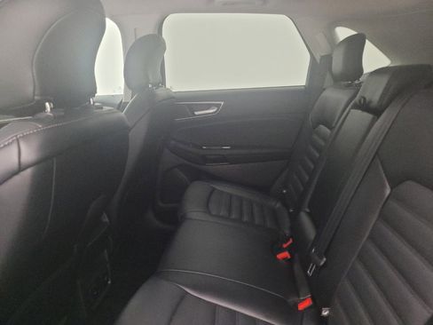 Used 2017 Ford Edge SEL w/ Equipment Group 201A AWD/4WD image 18