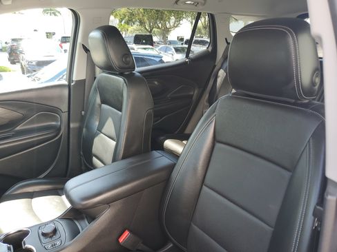 Certified 2023 GMC Terrain SLT FWD image 19