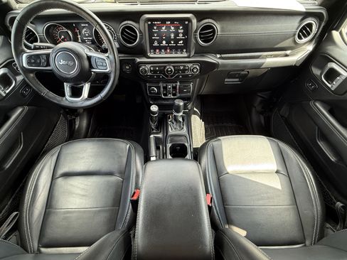 Used 2022 Jeep Wrangler Unlimited Sahara w/ Cold Weather Group AWD/4WD image 18